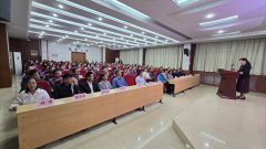 济南市莱芜第一中学举办校友景学勤将军书法做